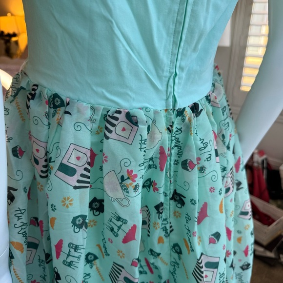 Unique Vintage Dress and Matching Scarf - Cafe De Paris Mint Fit and Flare Dress - Picture 6 of 7